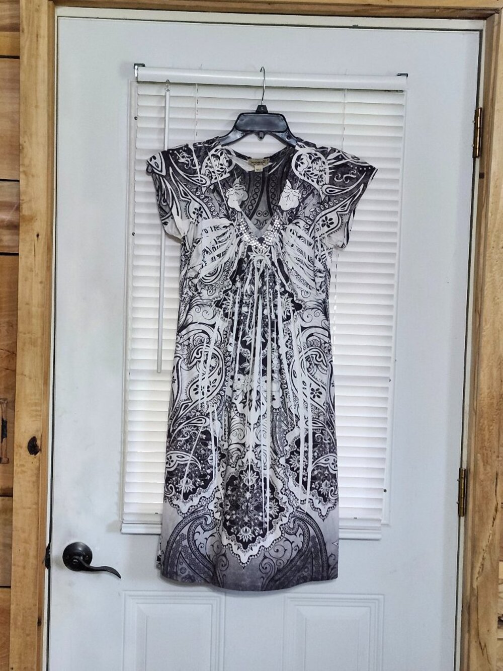 One world womans dress size small
